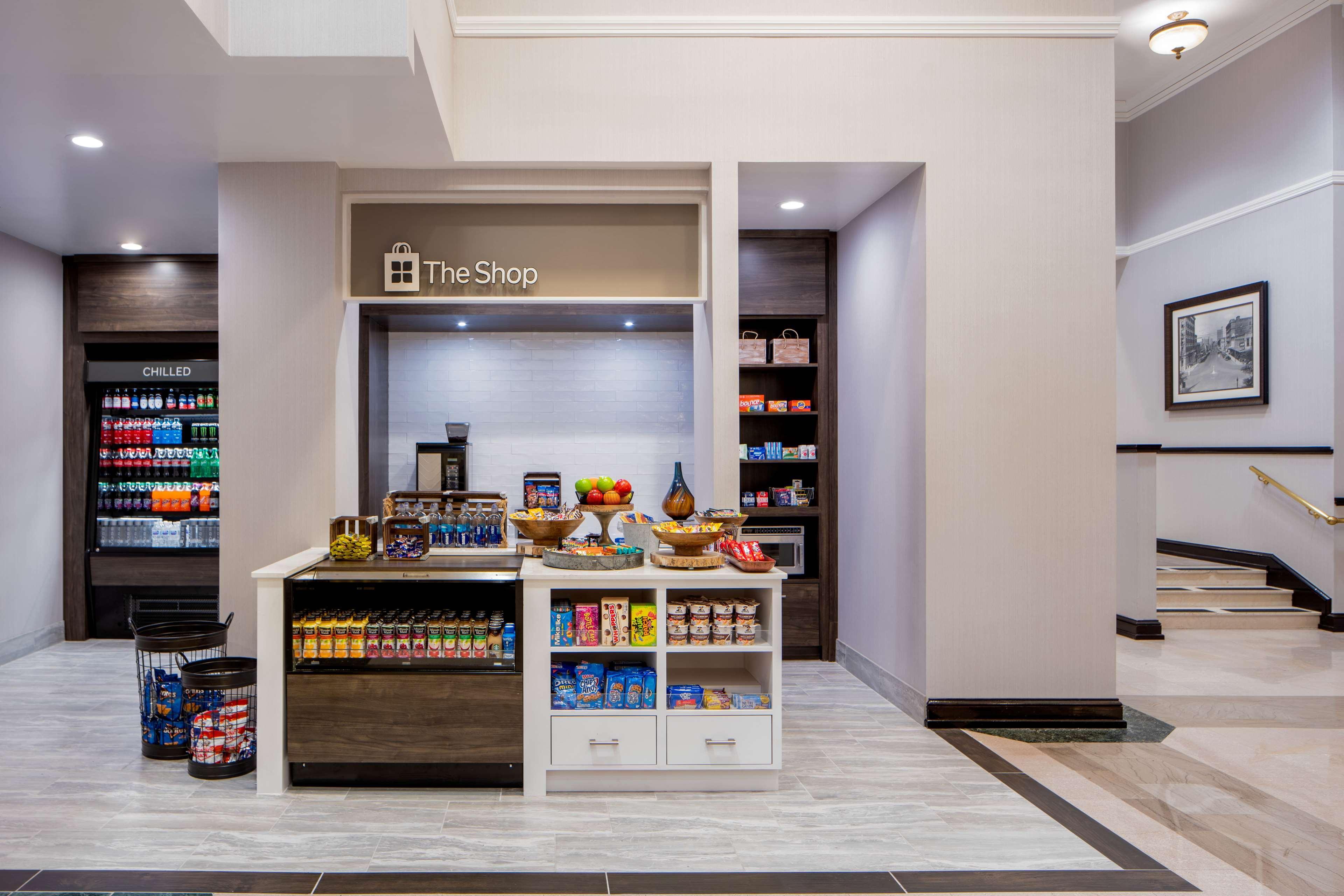Hilton Garden Inn Jackson Downtown Exterior photo