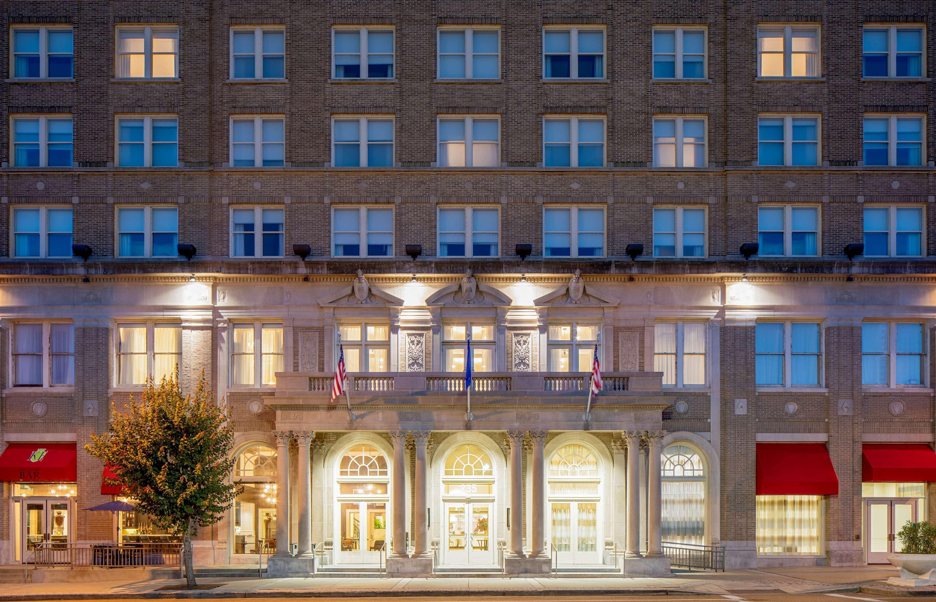 Hilton Garden Inn Jackson Downtown Exterior photo